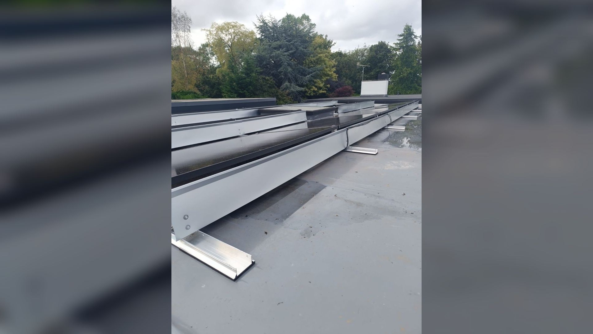 Ballasted flat-roof solar with 9.5 kWh storage, Longniddry